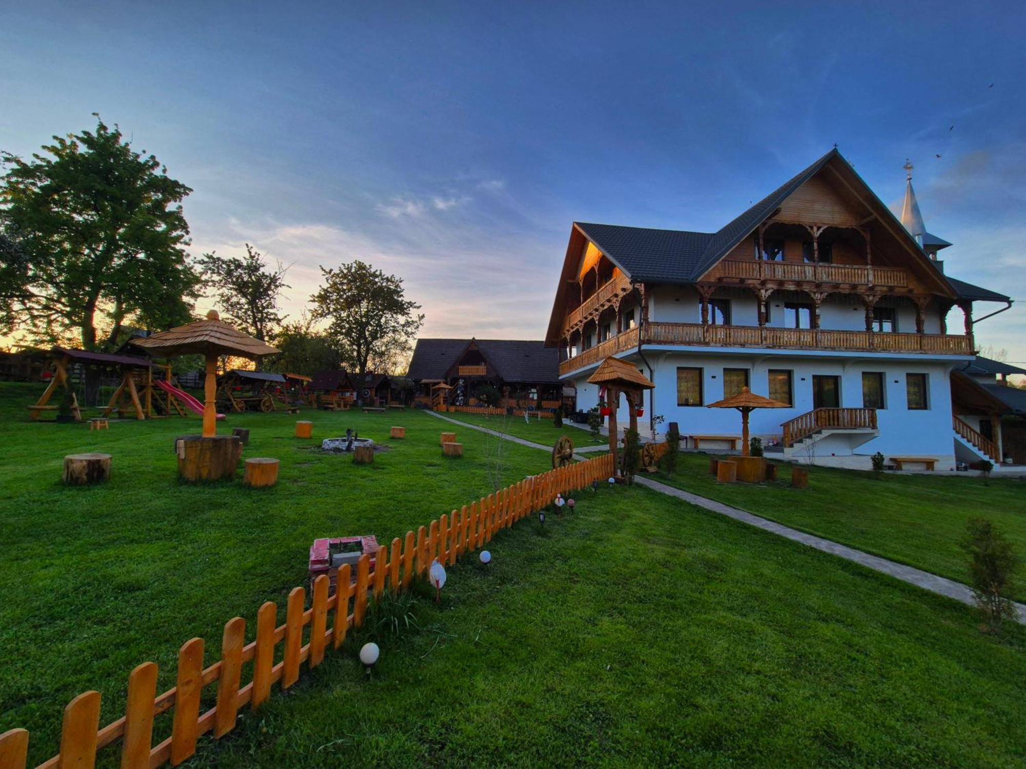 Bauernhof Pensiunea Maramu